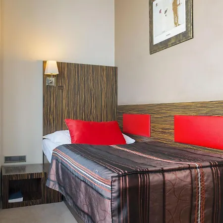 Ea Crystal Palace Hotel 4*