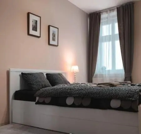 Vltavska A Apartment