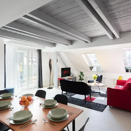 Duplex In On Mala Stepanska Apartment