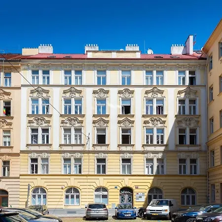 Duplex In On Mala Stepanska Apartment *