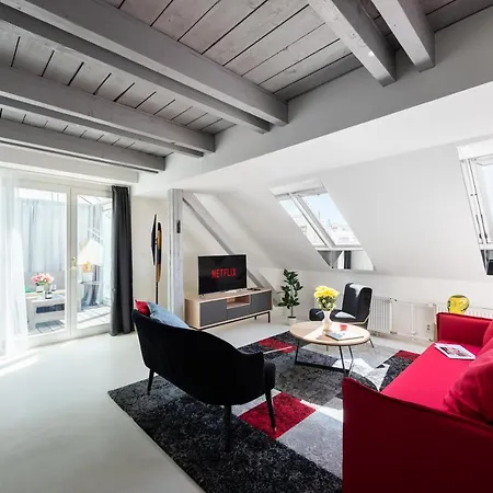 Apartment Duplex In On Mala Stepanska