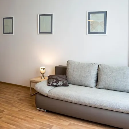 Krakovska 5 *
