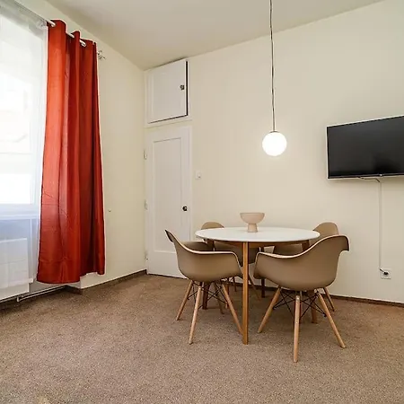 Modern, Bright In A Great Location Apartment Prague