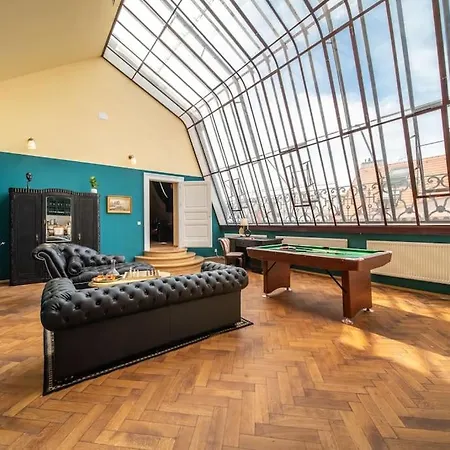 Chateau Charme - Centre Apartment