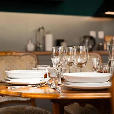 Chateau Charme - Centre Apartment
