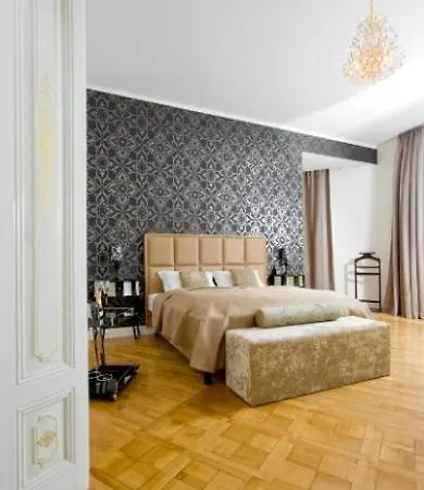 Hotel Deminka Palace