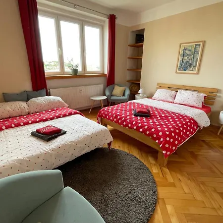 Light Cozy Flat Large Terrace Near Castle Appartamento Praga