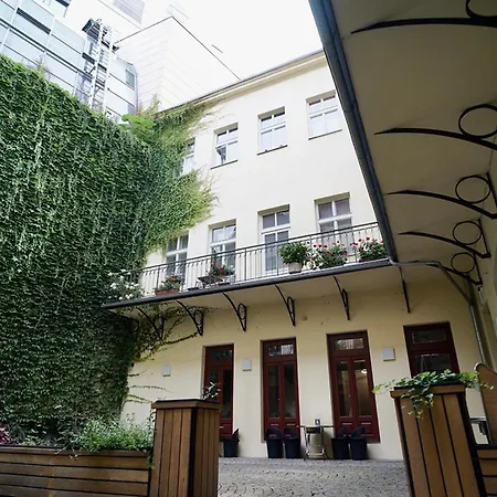 Truhlarska 4 * Prague