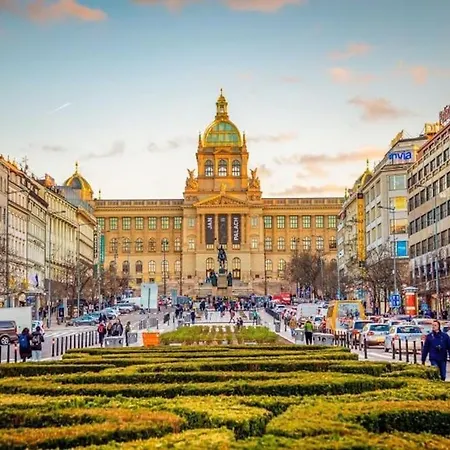 Finnem Varnsdorfska * Prague
