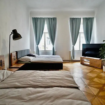 Apartment Truhlarska 4 *