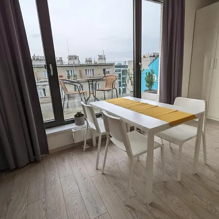 Apartment Cozy With Big Terrace In - Karlin