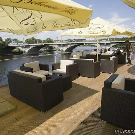 Rohan Boat Hotel en barco Praga