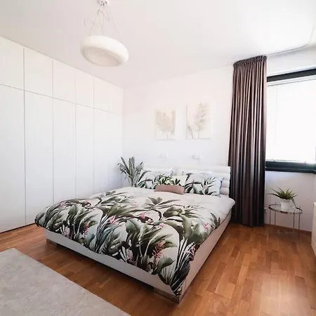 Apartment Marina River View Close To Centre Free Parking Prague