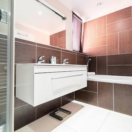 Apartamento Marina River View Close To Centre Free Parking