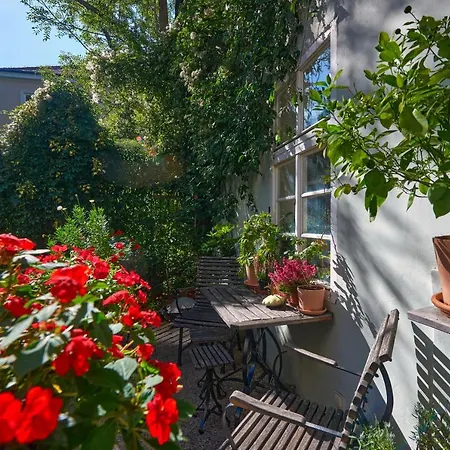 Apartment Karmelitska 15 *