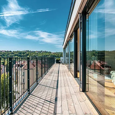 Luxury Penthouse Apartment *