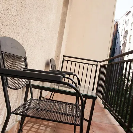 Апартаменты 2b Pechackova Family With Balcony By The River Прага