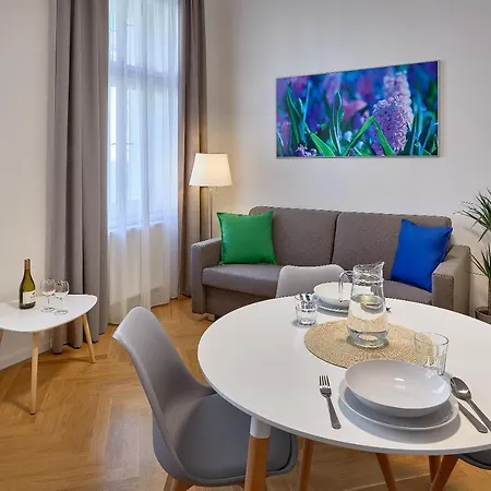 Aparthotel Downtown Rubesova
