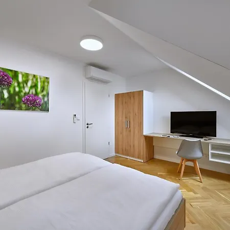 Aparthotel Downtown Rubesova