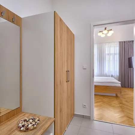 Aparthotel Downtown Rubesova 4*