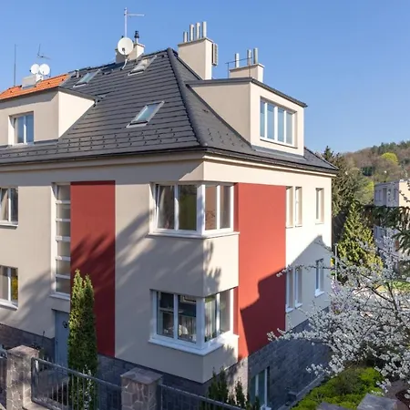 2+kk, 50 M2 V Klidne Lokalite. 10 Min Od Centra Prahy. 프라하