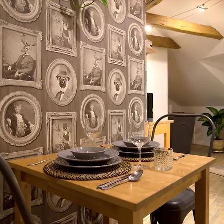 Romantic Bohemian In Old Town Apartment *