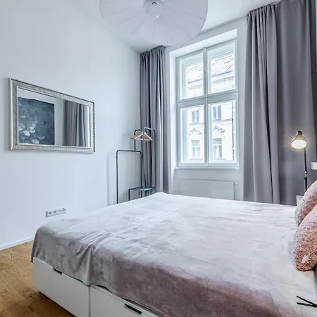 Elegant Located In The Centre Of *
