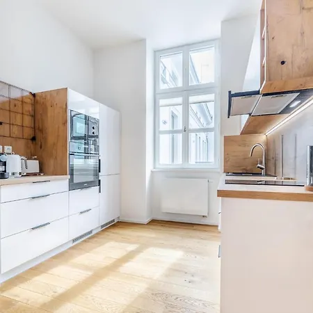 Elegant Located In The Centre Of Daire Prag