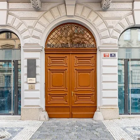 Daire Elegant Located In The Centre Of
