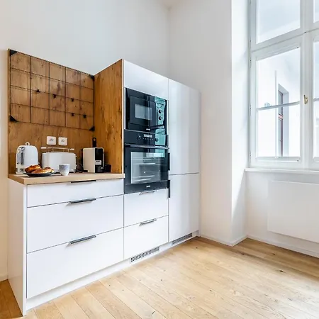 Elegant Located In The Centre Of Daire