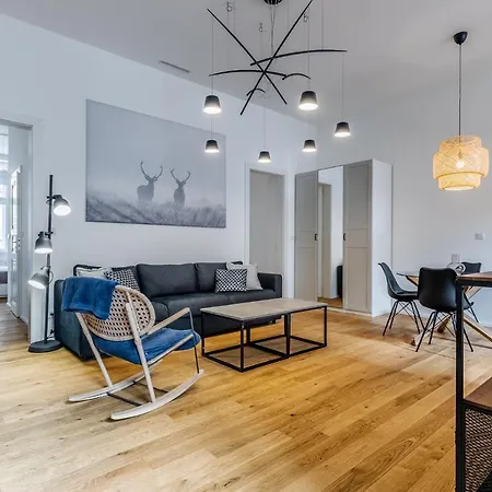 Daire Elegant Located In The Centre Of
