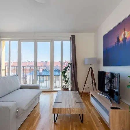 Sunny Safron Apartment *