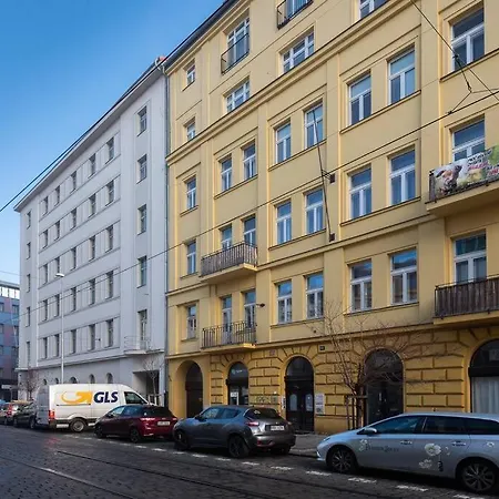 Sunny Safron * Prague