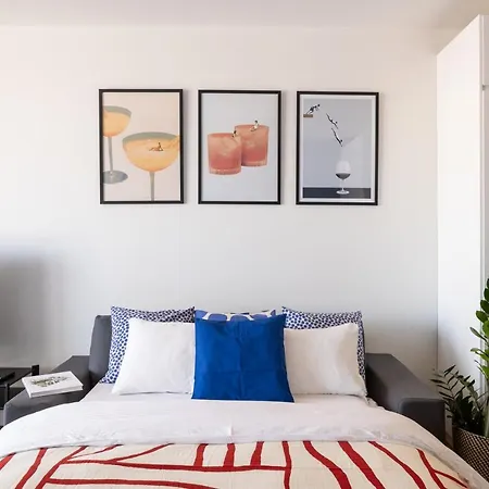 Urban Chic Residences Apartment *