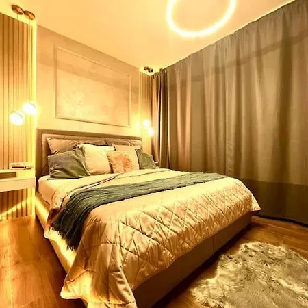 Apartment Luxury Pearl With Parking Place In Holesovice