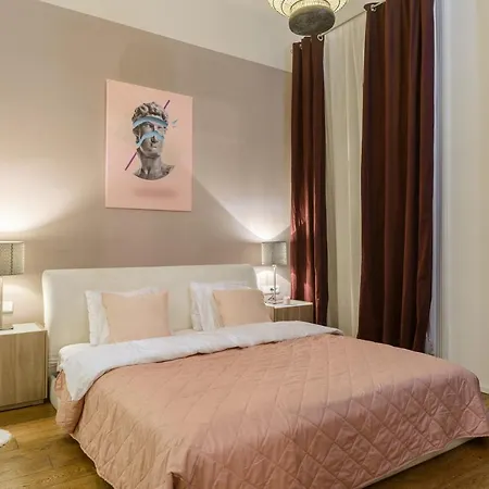 Spacious Near Wenceslas Square With Master Bed Prague