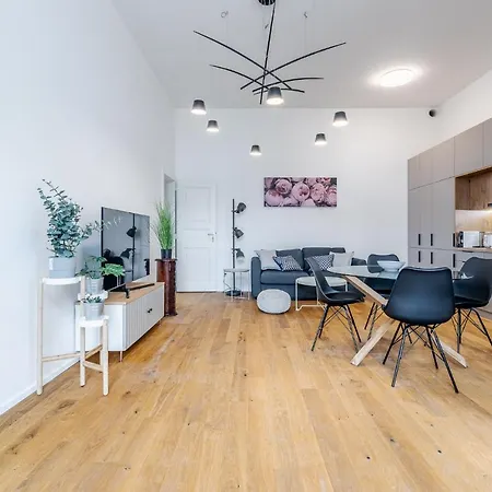 Daire Elegant Located In The Centre Of Prag
