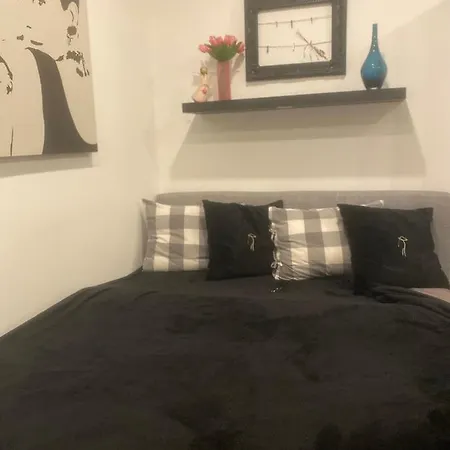 아파트 2+kk, 50 M2 V Klidne Lokalite. 10 Min Od Centra Prahy. 프라하