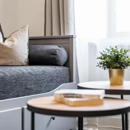 Nice Apartman In New Town *