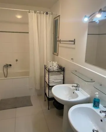Large 3 Bedroom Family Close To The River Apartment Prague