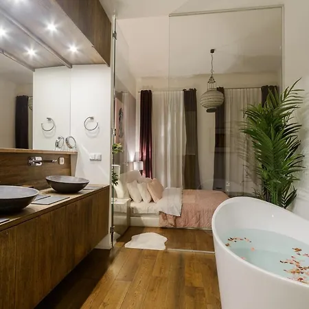Spacious Near Wenceslas Square With Master Bed Apartment *