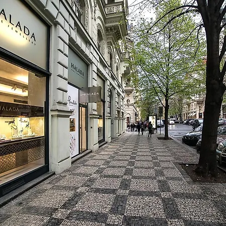 Apartment Charming In Famous Area *