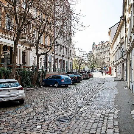 Apartment Charming In Famous Area *