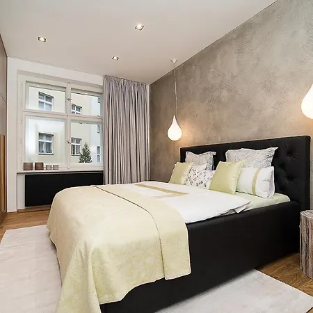 Apartment Charming In Famous Area *