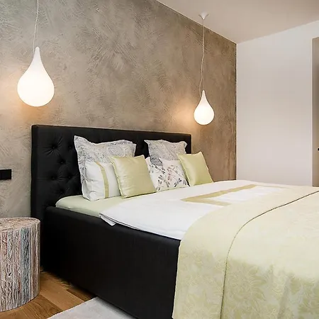 Charming In Famous Area Apartment *