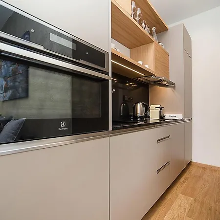 Apartment Charming In Famous Area *