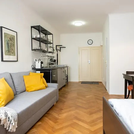 White Wolf House & Hostel