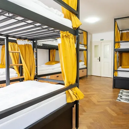 White Wolf House & Hostel Praga