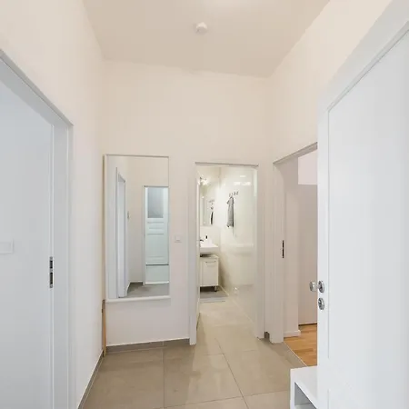 Bellevue Apartment