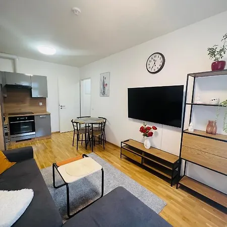 Nika 2 Apartment *